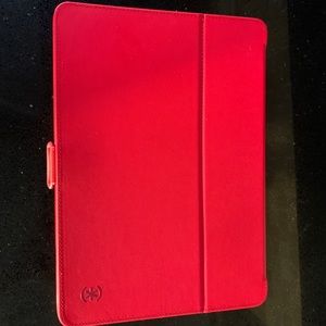 Speck Balance FOLIO 9.7-inch iPad Case